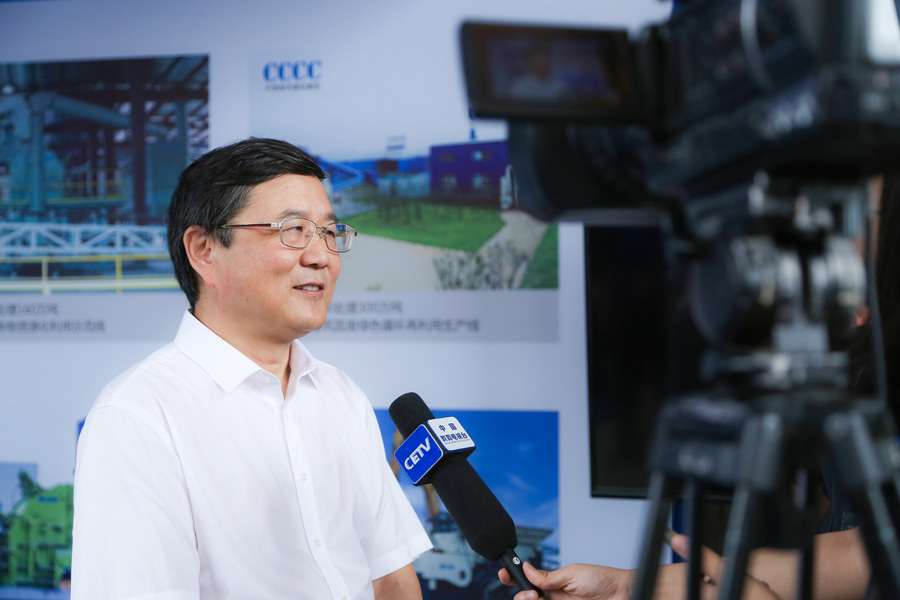 山美股份董事長(zhǎng)楊安民接受中國(guó)教育電視臺(tái)采訪(fǎng)，談建筑垃圾資源化處理