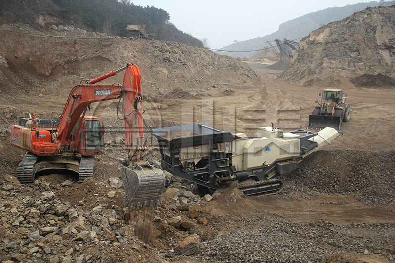 履帶式顎式移動破碎站專破堅硬、強磨蝕性物料