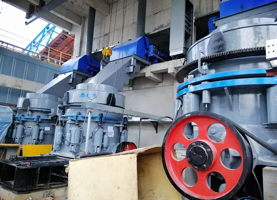 SMS系列多缸液壓圓錐破碎機，精品骨料生產(chǎn)線的理想選擇