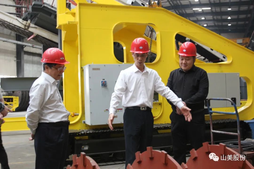 聚焦 | 熱烈歡迎中國(guó)砂石協(xié)會(huì)胡會(huì)長(zhǎng)一行蒞臨上海山美股份鄭州基地指導(dǎo)交流！