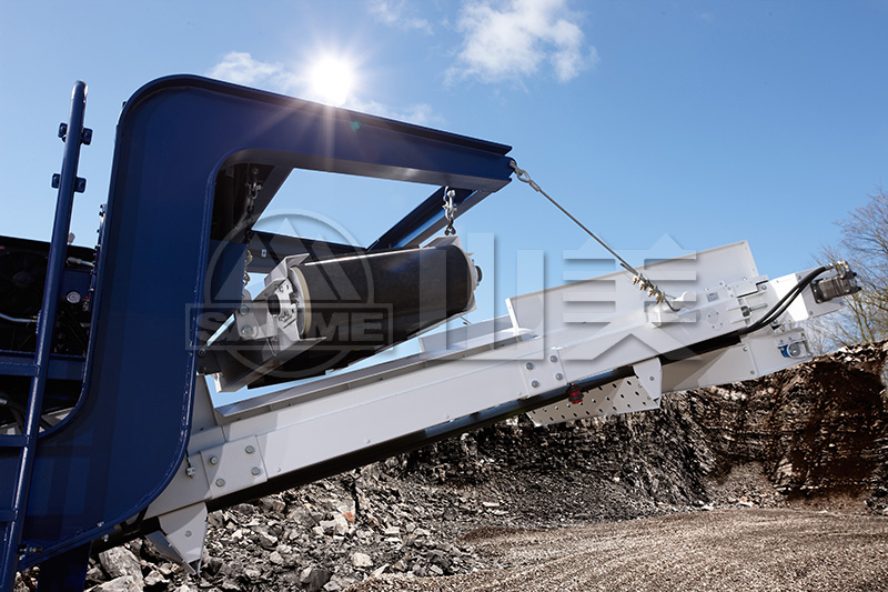 履帶式移動破碎機對比輪胎式移動破碎機有什么優(yōu)勢？