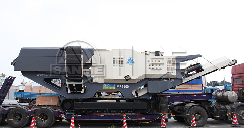 與傳統(tǒng)的固定式破碎機(jī)相比，移動(dòng)破碎站有哪些特點(diǎn)？