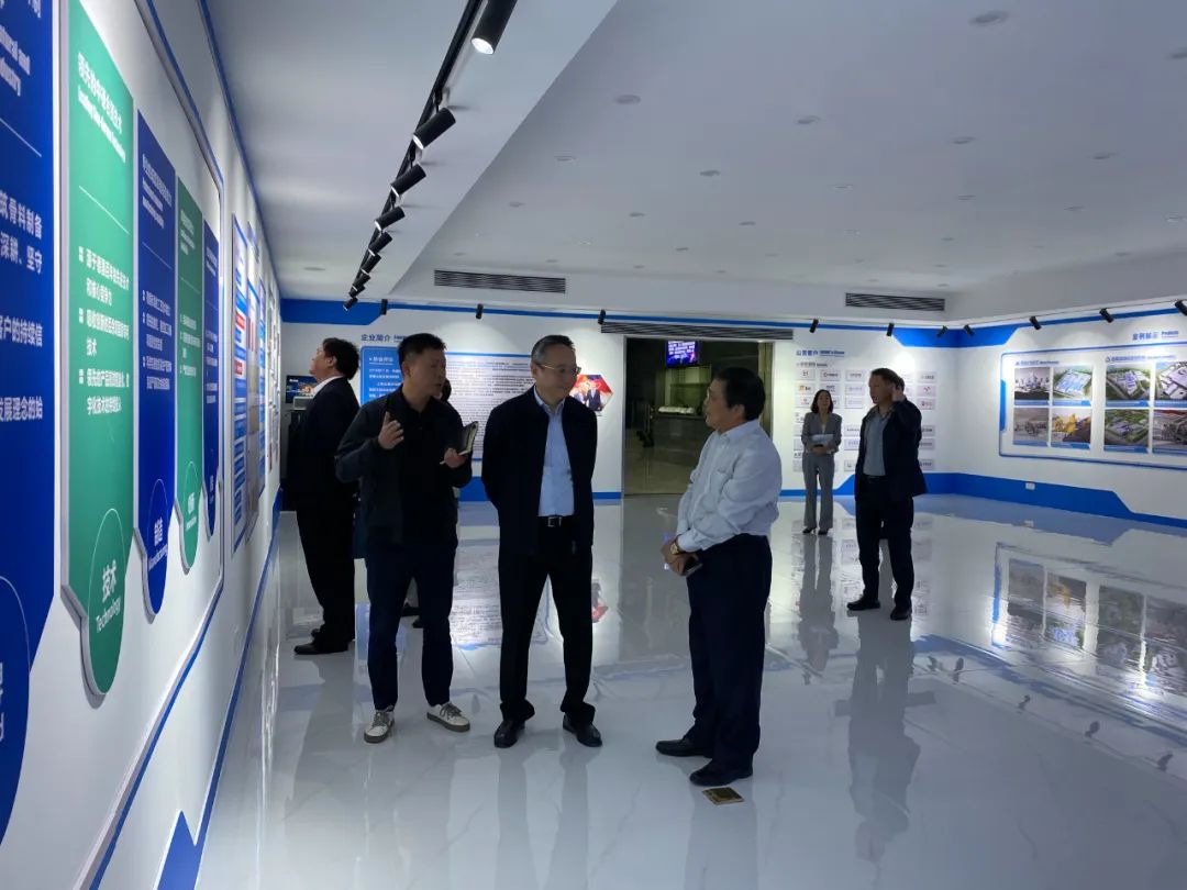 奉賢區(qū)人大常委會黨組書記、主任張培榮一行蒞臨上海山美股份開展“優(yōu)環(huán)境、穩(wěn)經(jīng)濟”大走訪大調(diào)研