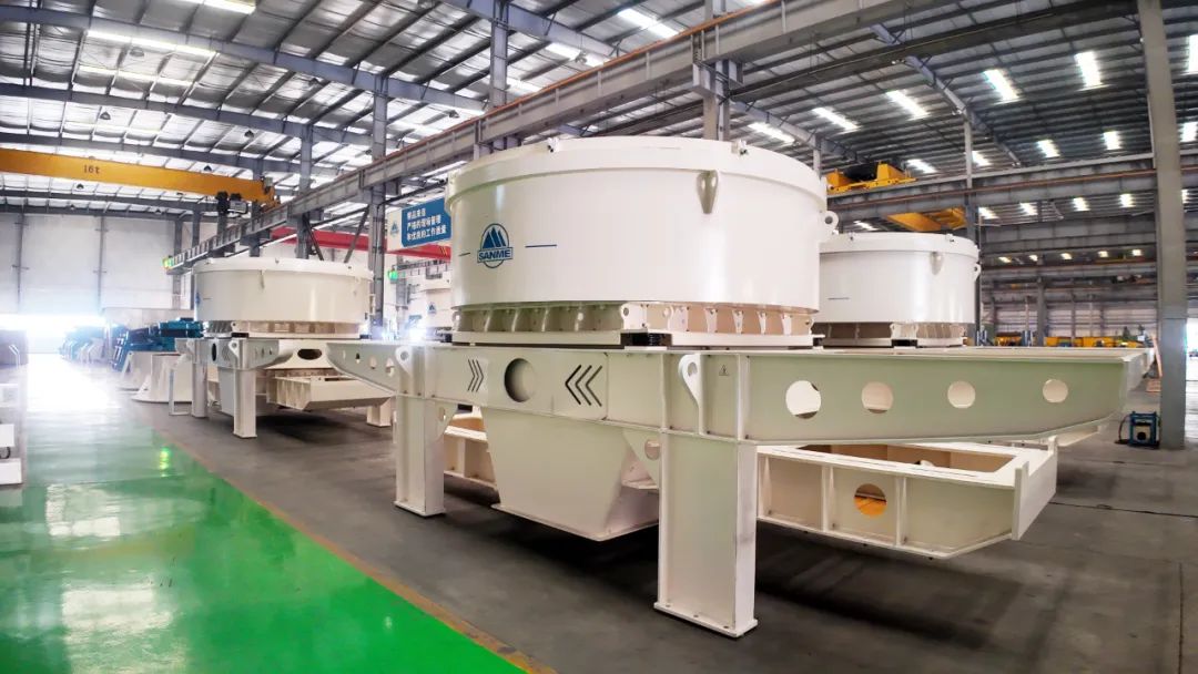 VC7系列立式?jīng)_擊破碎機(jī)——多領(lǐng)域適用，展現(xiàn)強(qiáng)大實(shí)力