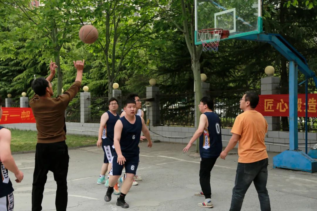 上海山美股份2025春季運(yùn)動(dòng)會(huì)火熱啟幕！拔河、籃球預(yù)賽燃情開(kāi)戰(zhàn)