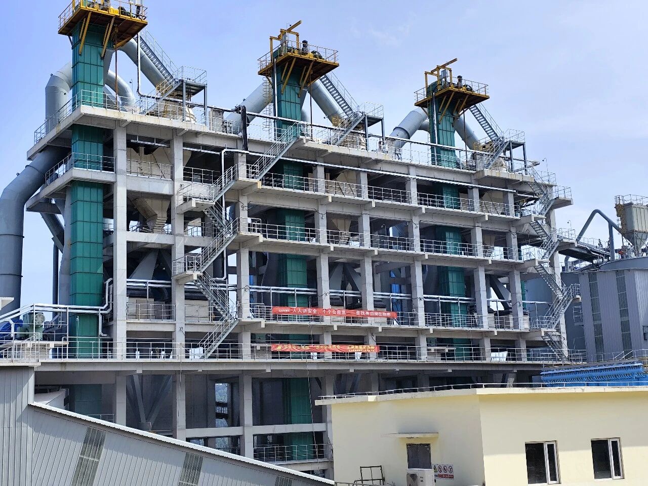 “整形”大師再出手！山美VC788立破助力東方希望三期打造精品骨料